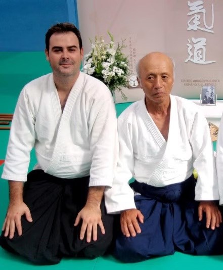 Juan Becerra con el maestro Kitaura, 8º Dan Shihan, discípulo directo de O-Sensei